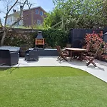 La Marquesa - Amplia, Con Patio Y Barbacoa