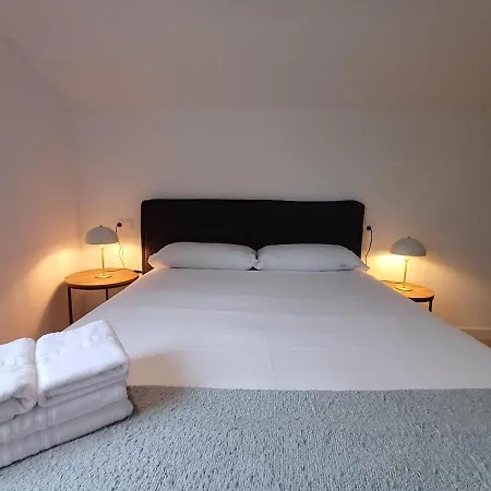 Villa La Marquesa - Amplia, Con Patio Y Barbacoa Ourense